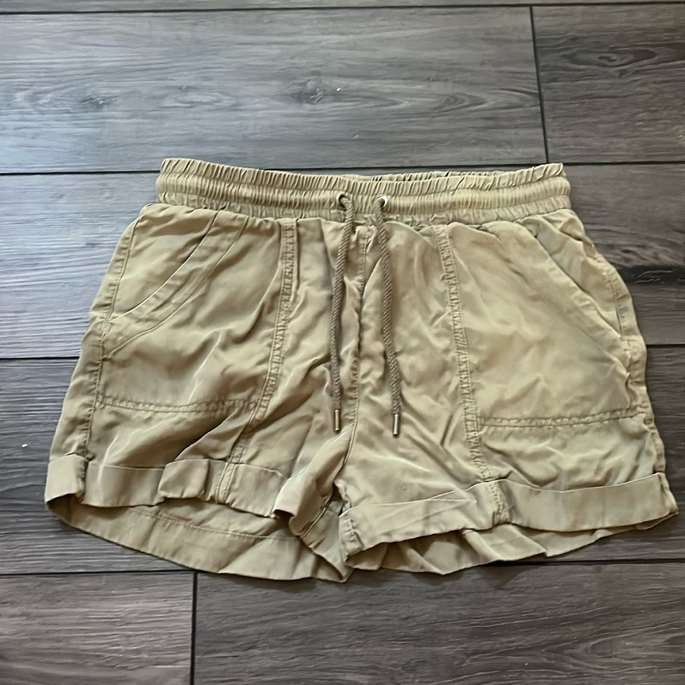 Universal thread olive colored camp shorts size S.